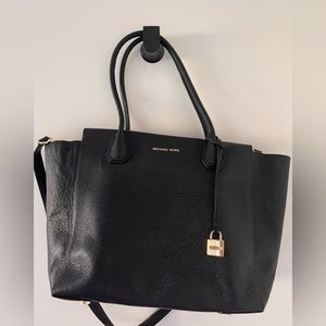 Michael Kors Large Black Tote. Excellent condition. Sturdy material.